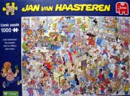 At the Hairdressers (3784)